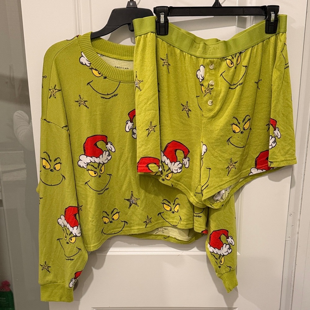 Women’s Grinch Pajamas Set - Green